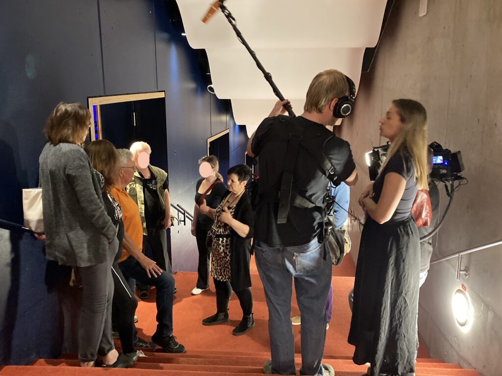 Meike kümmert sich um die Kulturgäste - super Job Meike.